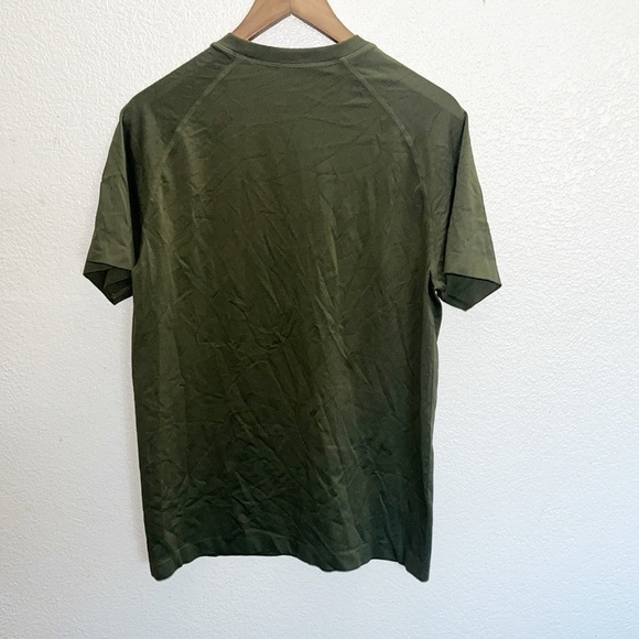 Fabletics Men’s Olive Green The Training Tee Short Sleeve - Picture 5 of 6